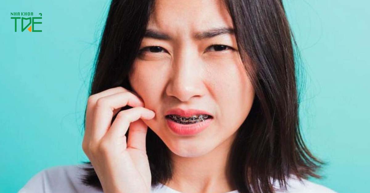 Viêm khớp thái dương hàm làm hạn chế hoạt động của miệng