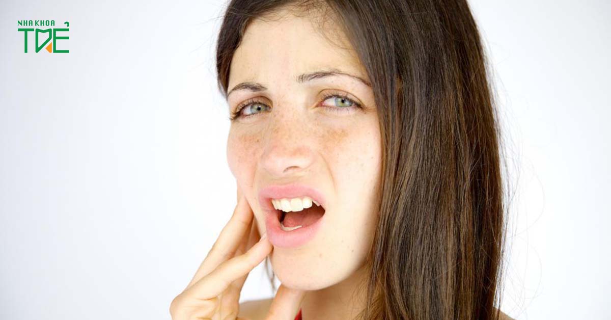Trật khớp thái dương hàm khiến người bệnh khó hoạt động miệng