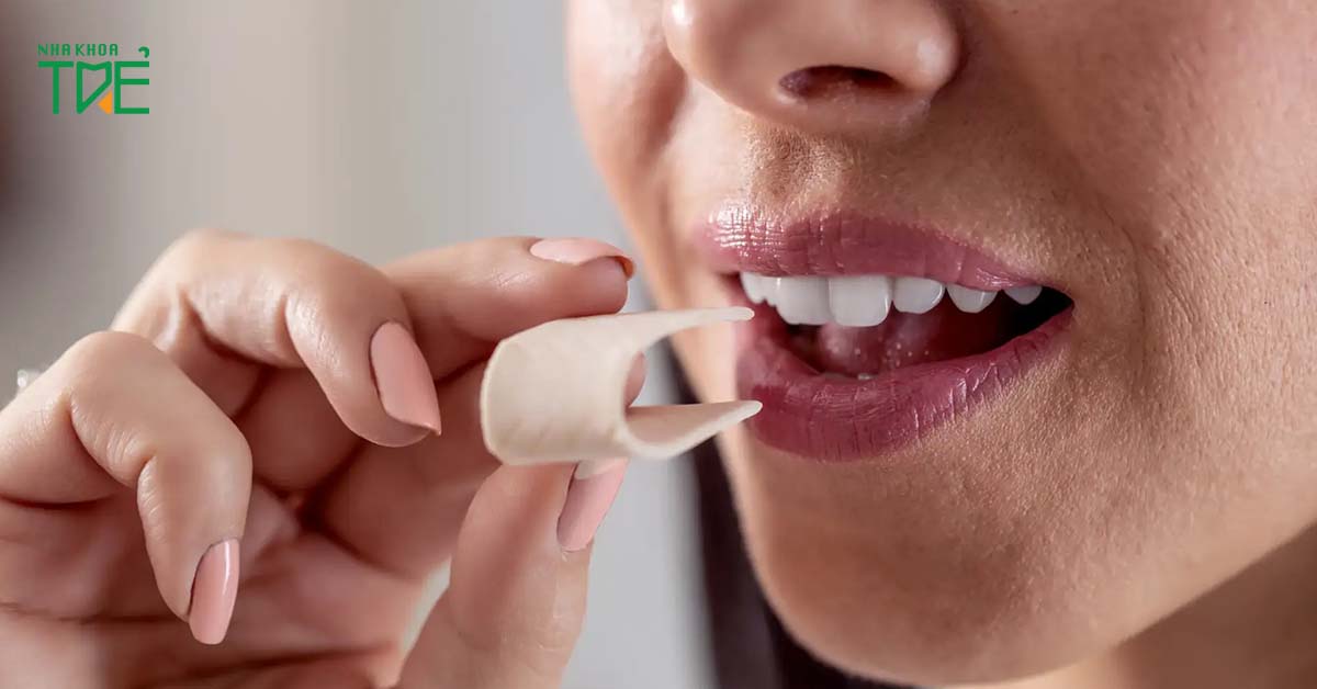 Thói quen ăn nhai một bên cũng gây ra tình trạng rối loạn khớp thái dương hàm
