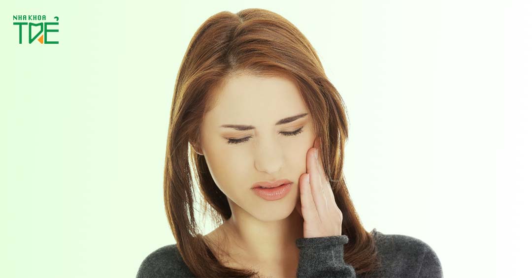 Tại sao khớp thái dương hàm kêu lạo xạo? Cách khắc phục và điều trị
