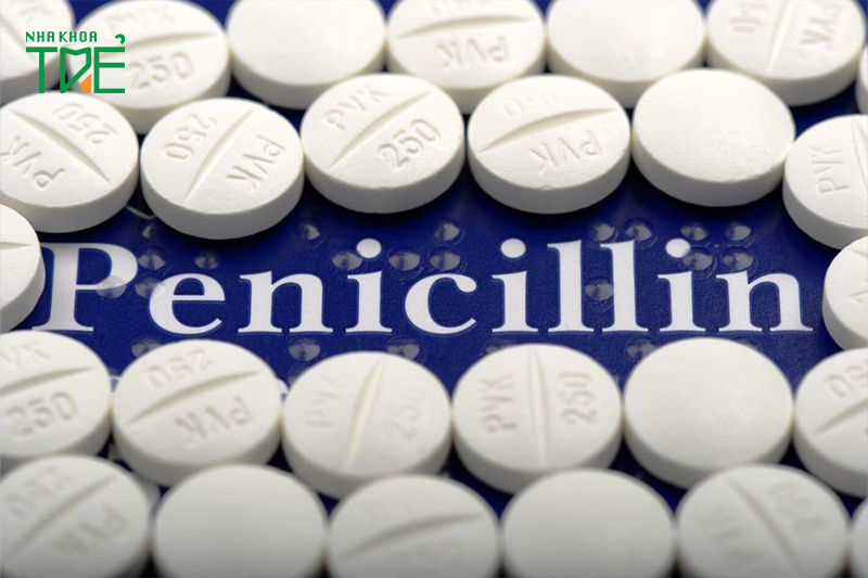 Viêm khớp thái dương hàm uống thuốc kháng sinh giúp chống nhiễm khuẩn hiệu quả