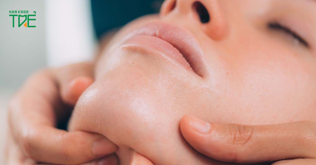 Massage khớp thái dương hàm giúp phục hồi chức năng hiệu quả