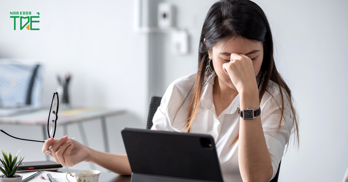 Stress là một nguyên nhân gây đau hàm khi há miệng