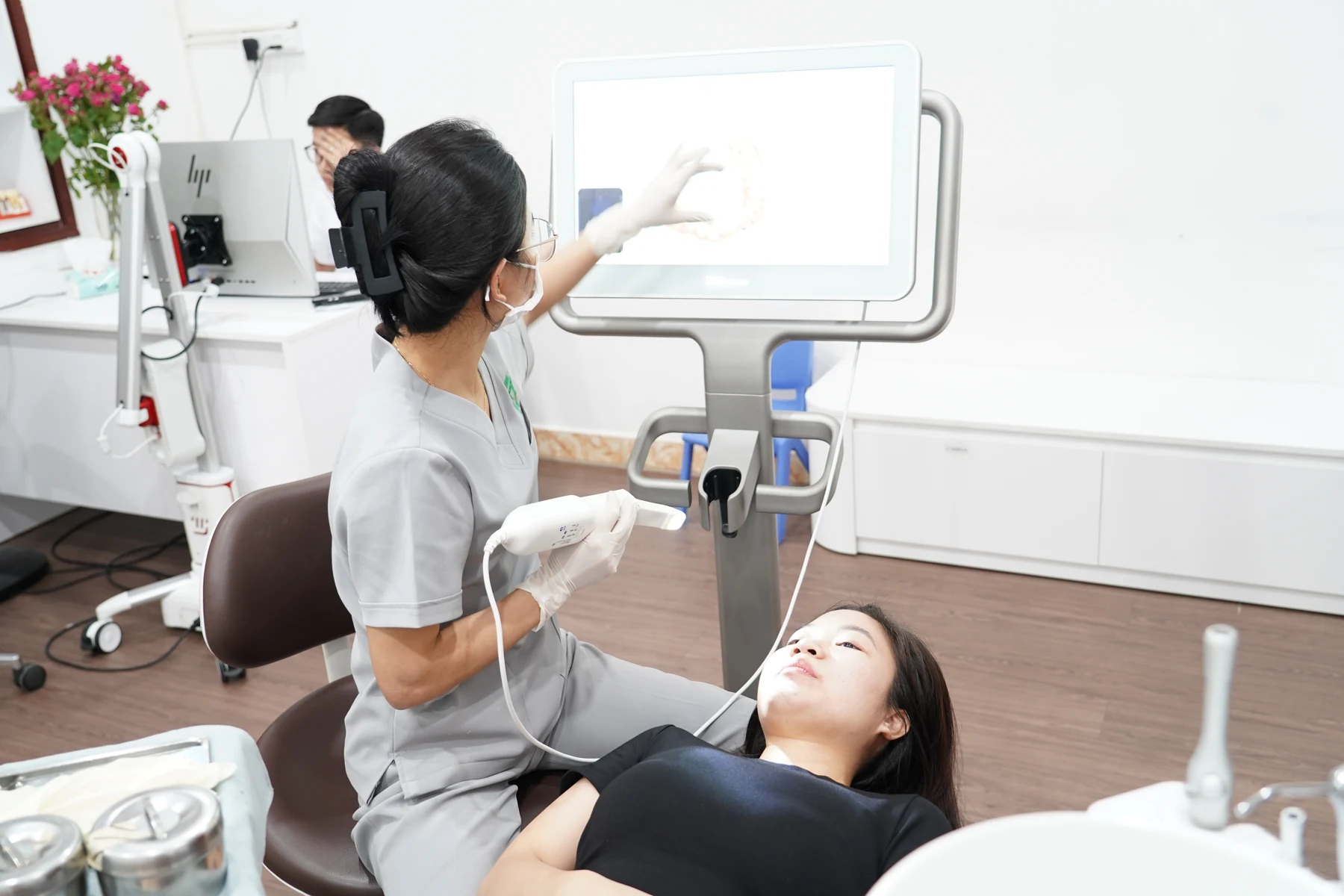 Hệ thống máy scan trong miệng iTero tại Nha Khoa Trẻ